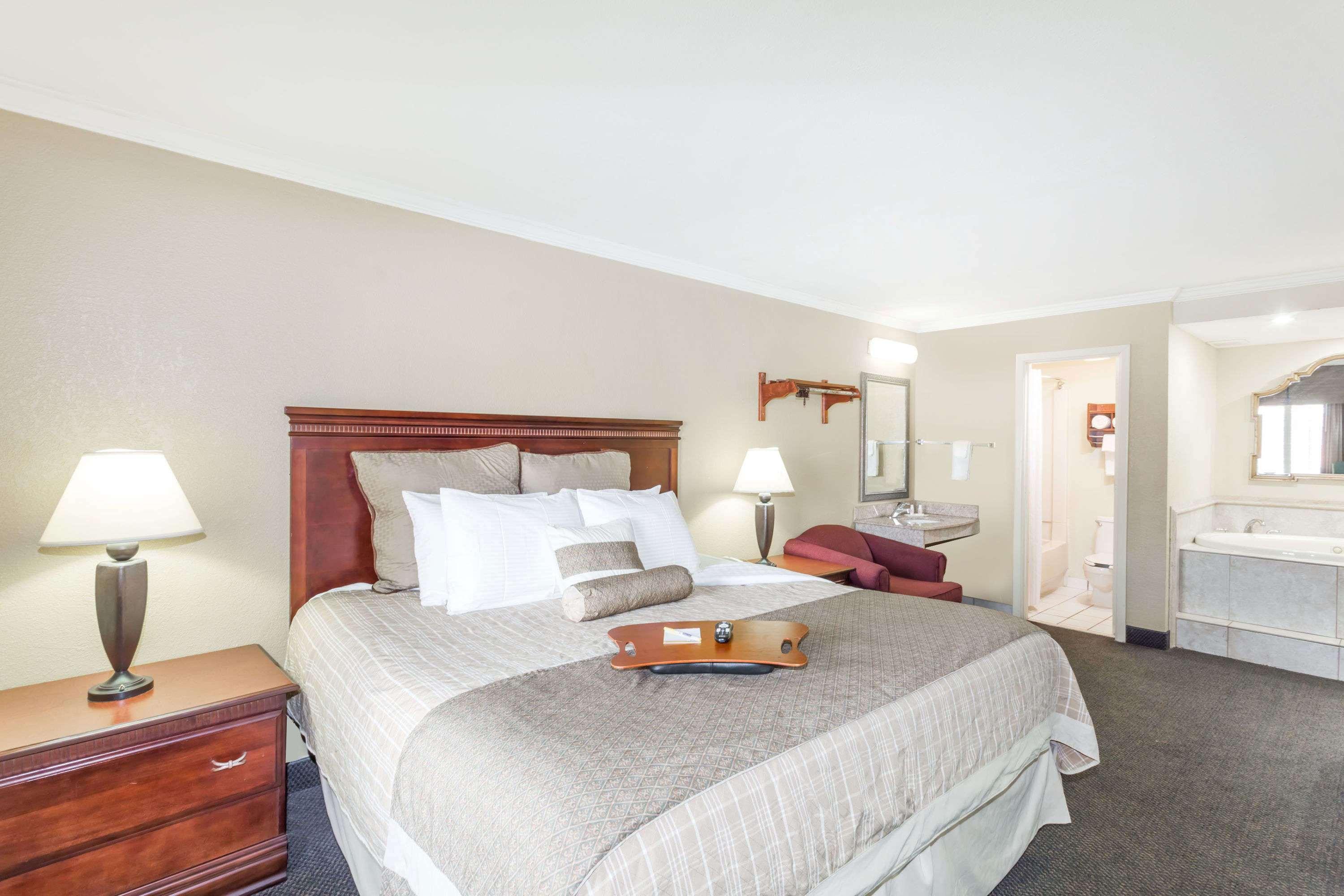 Days Inn By Wyndham Destin Eksteriør billede