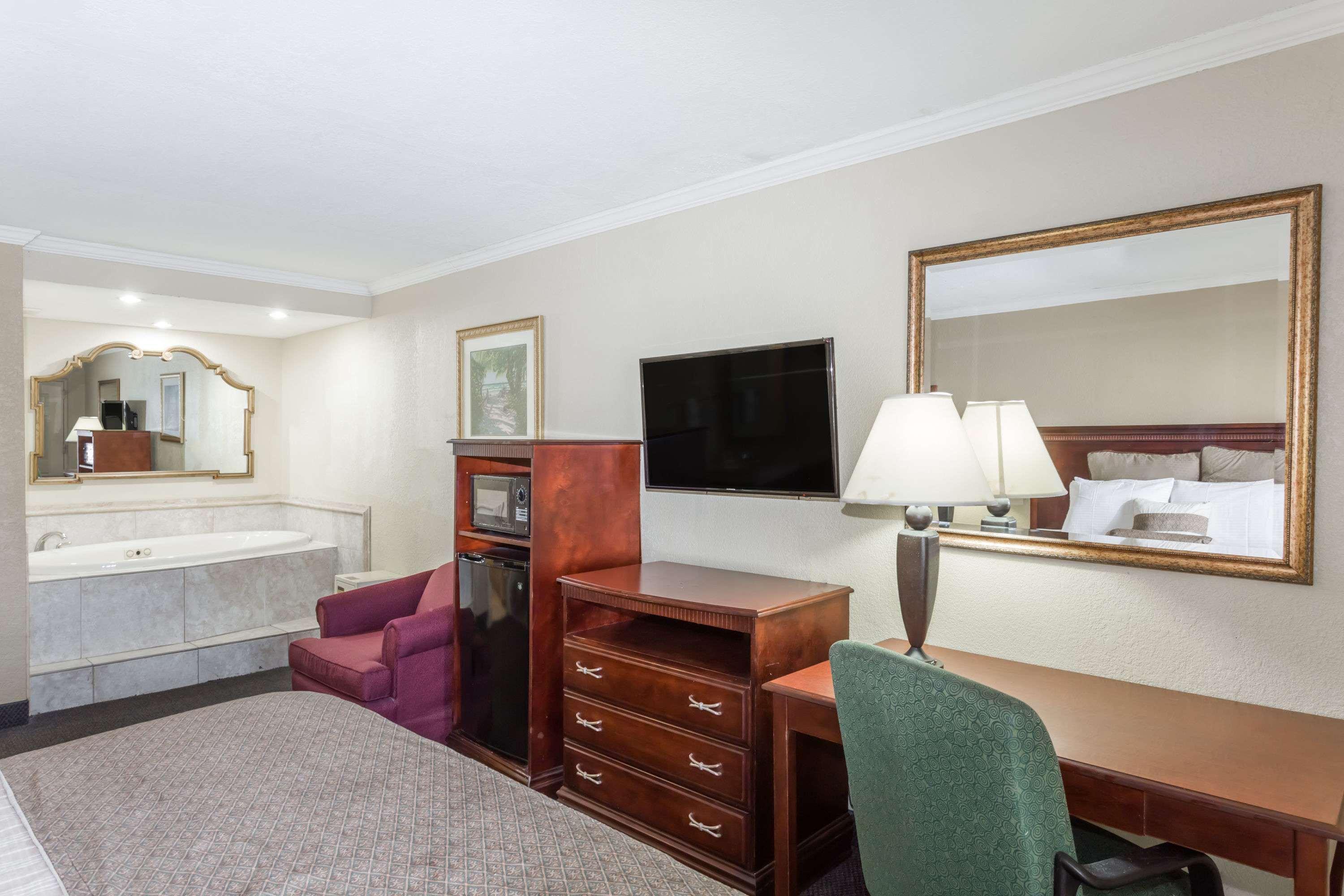 Days Inn By Wyndham Destin Eksteriør billede
