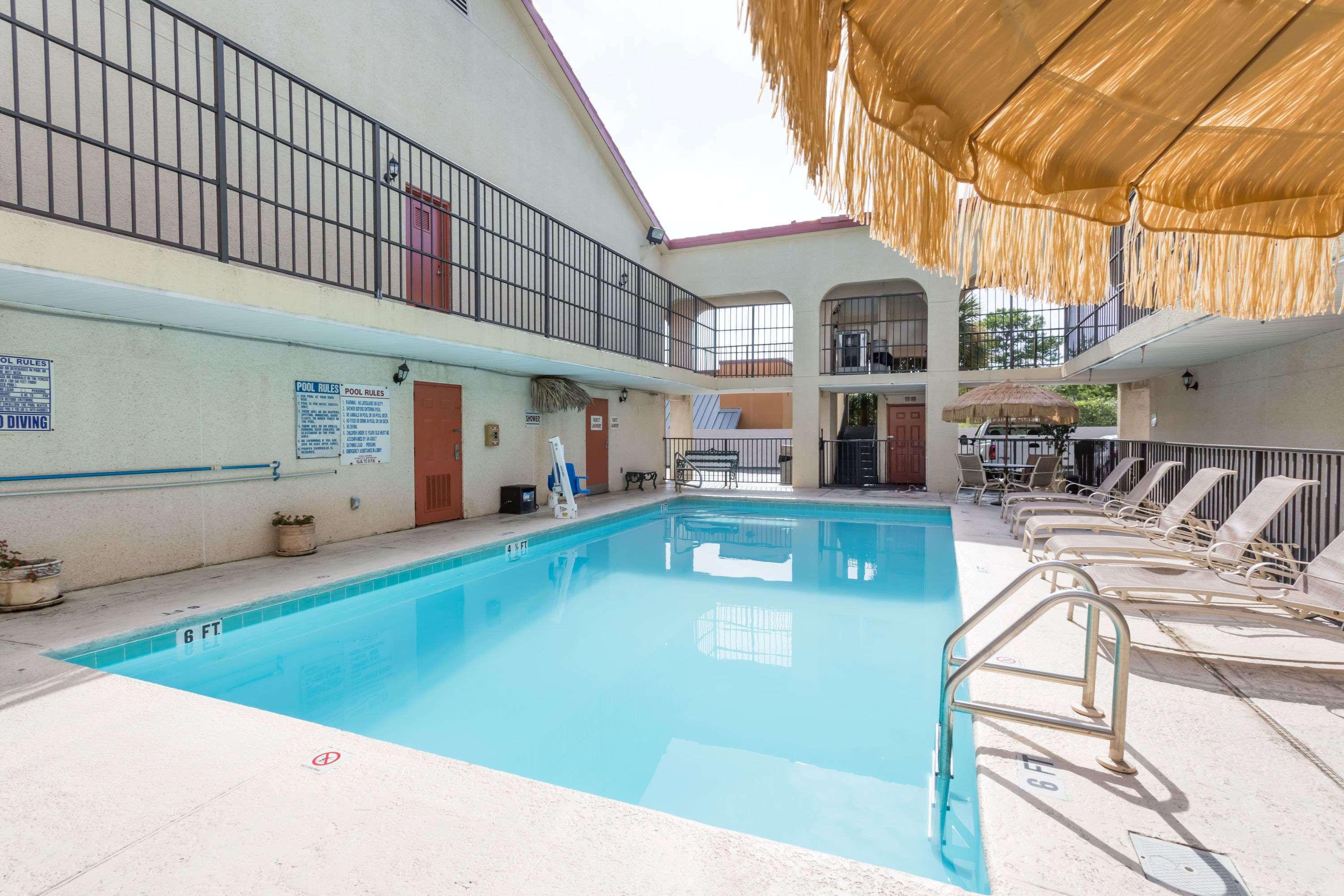 Days Inn By Wyndham Destin Eksteriør billede